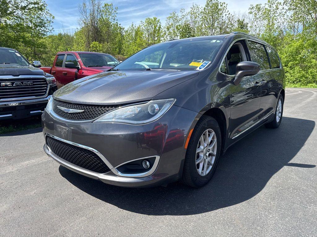 Used 2020 Crystal Metallic Chrysler Touring L image 7