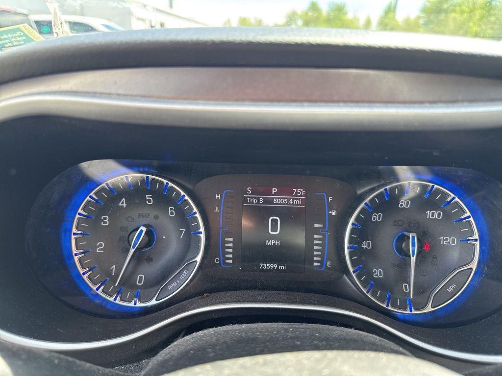 Used 2020 Crystal Metallic Chrysler Touring L image 8