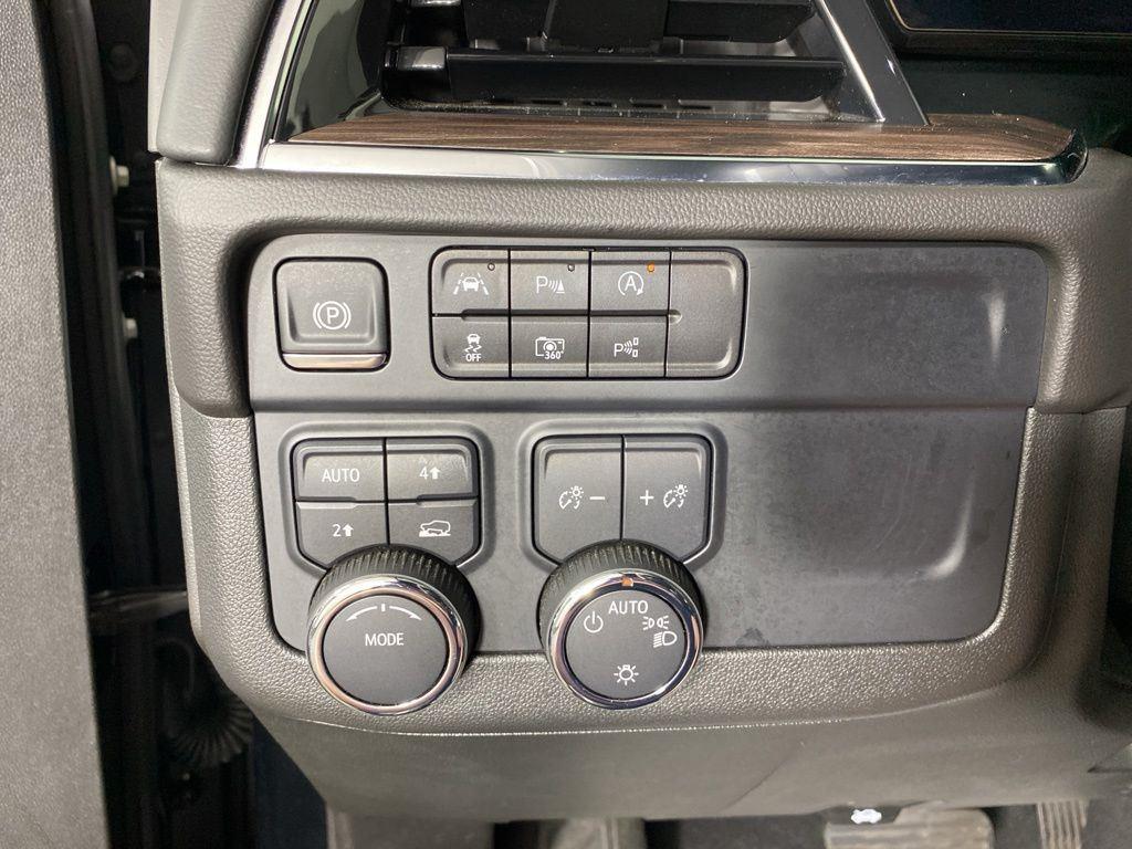 Used 2025 Black Chevrolet LT image 29