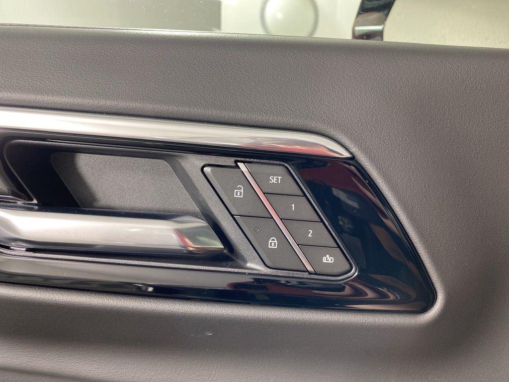 Used 2025 Black Chevrolet LT image 30