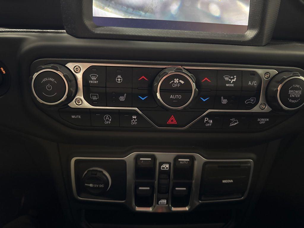 Used 2018 Bright White Clearcoat Jeep Unlimited Sahara image 2