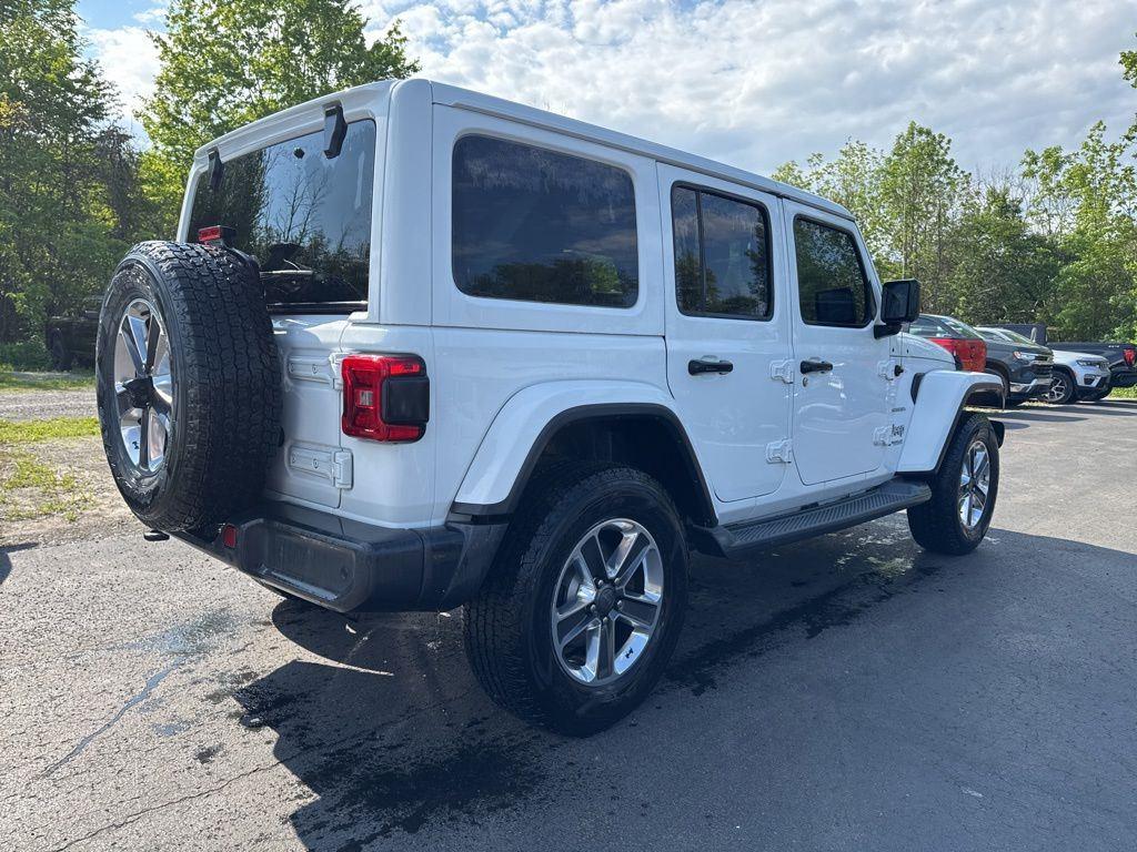 Used 2018 Bright White Clearcoat Jeep Unlimited Sahara image 10