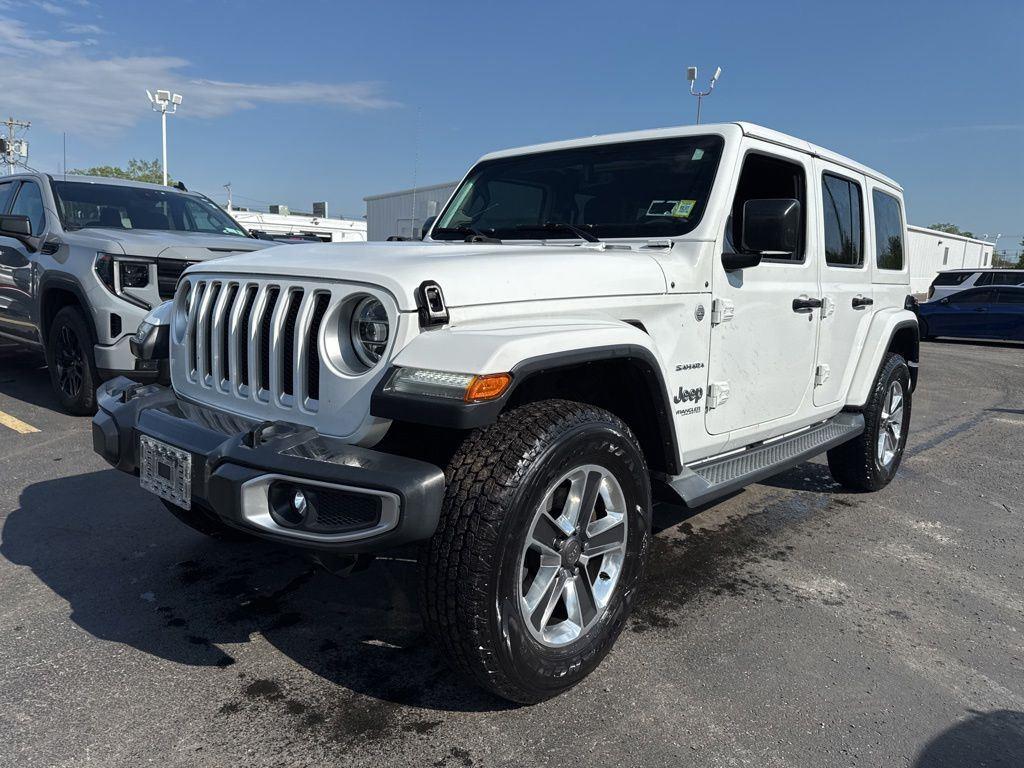 Used 2018 Bright White Clearcoat Jeep Unlimited Sahara image 11