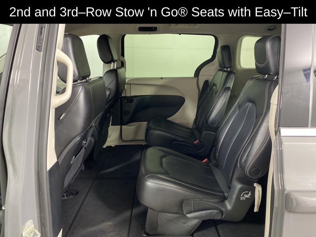 Used 2023 Gray Clearcoat Chrysler Touring L image 11