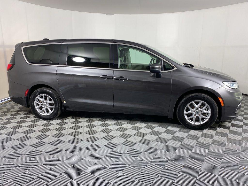 Used 2023 Crystal Metallic Chrysler Touring L image 4