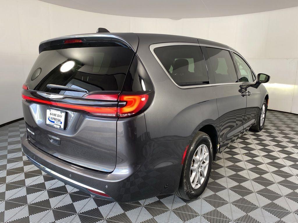 Used 2023 Crystal Metallic Chrysler Touring L image 6
