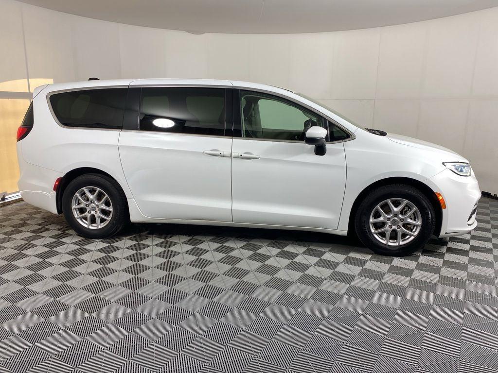 Used 2023 Bright White Clearcoat Chrysler Touring L image 4