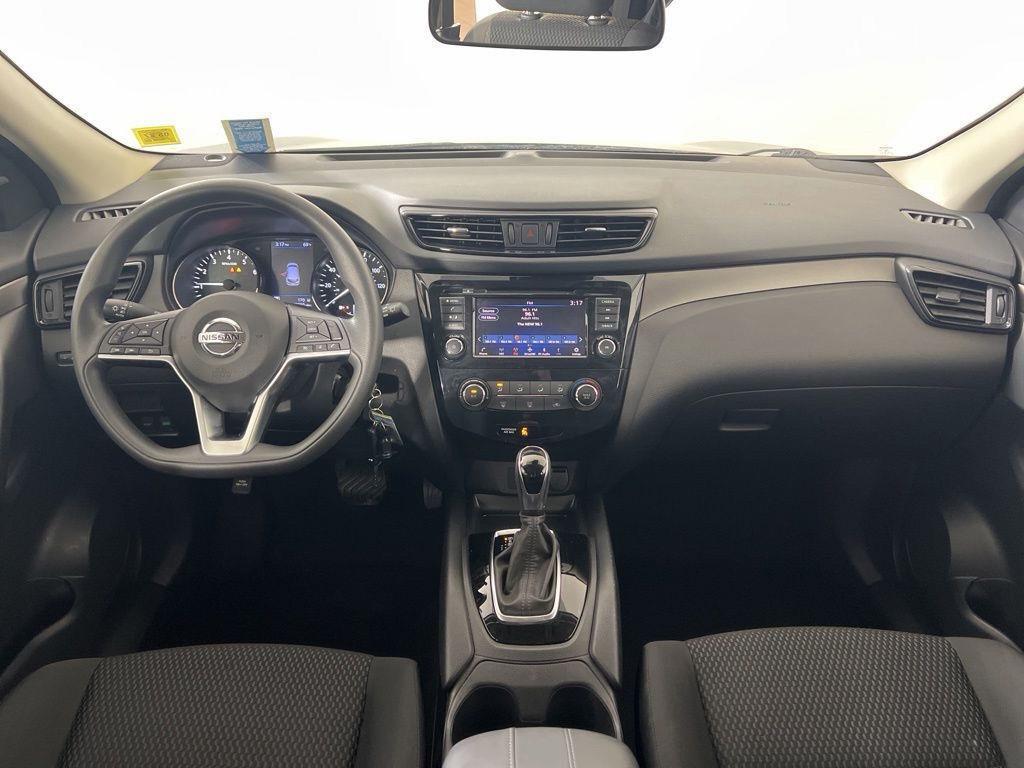 Used 2020 Caspian Blue Metallic Nissan S image 6
