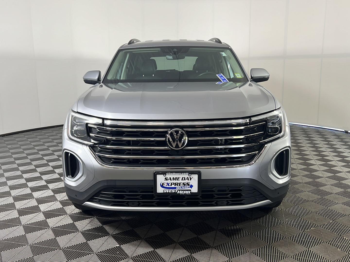 Used 2024 Silver Mist Metallic Volkswagen 2.0T SE w/Technology image 7