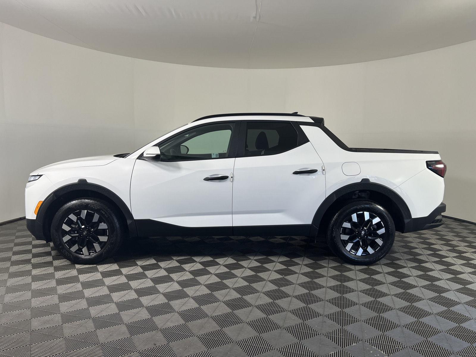 Certified Used 2025 Atlas White Hyundai SEL image 11