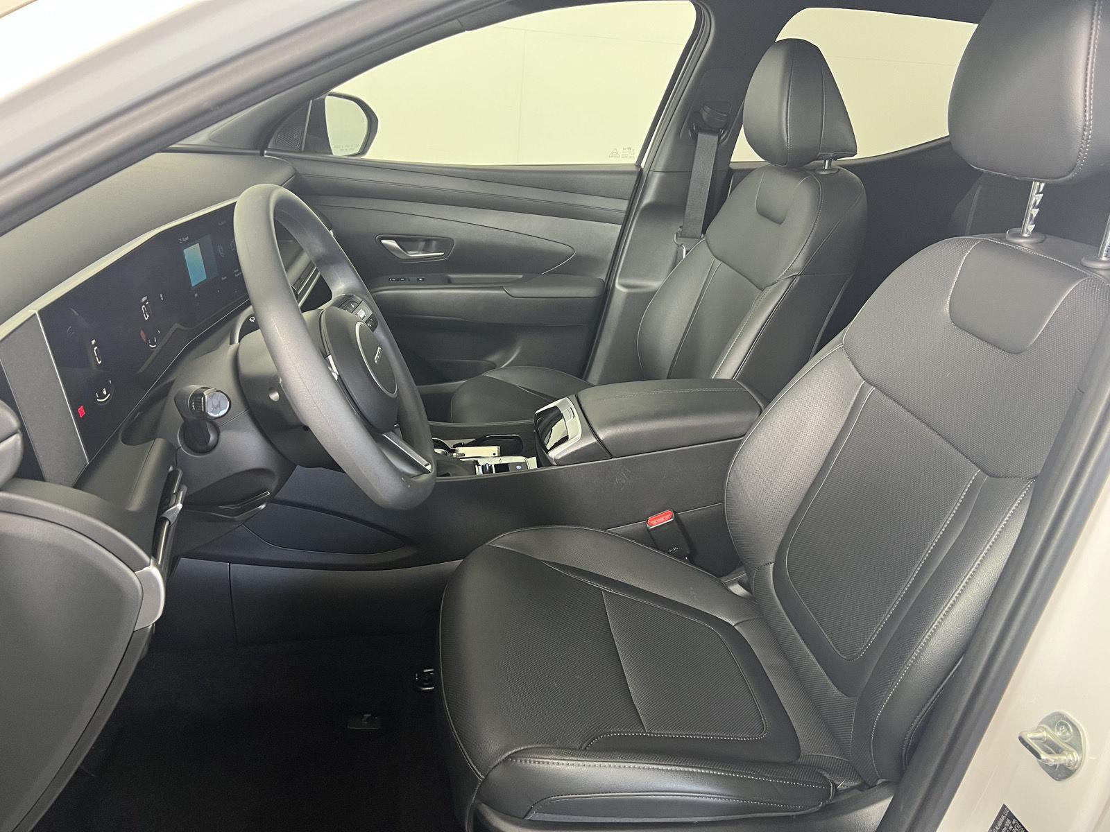Certified Used 2025 Atlas White Hyundai SEL image 16