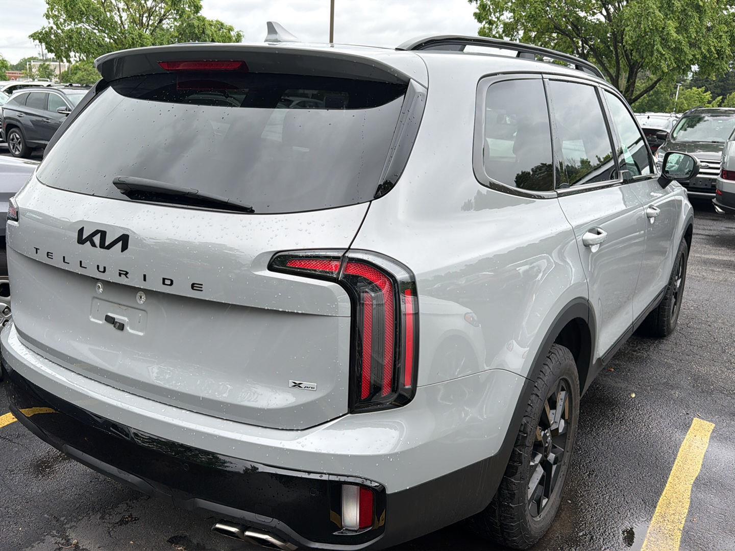 Used 2025 Wolf Gray Kia EX X-Pro image 6