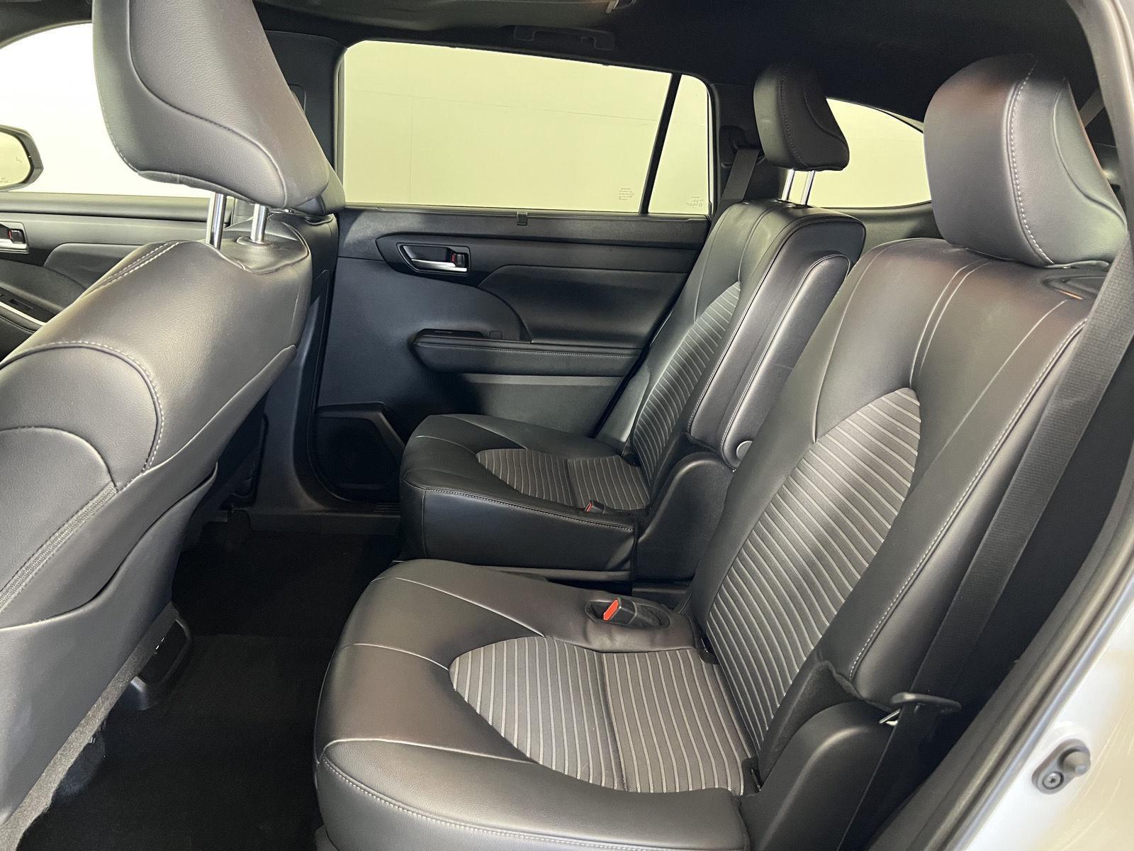 Used 2024 Wind Chill Pearl Toyota XSE image 26