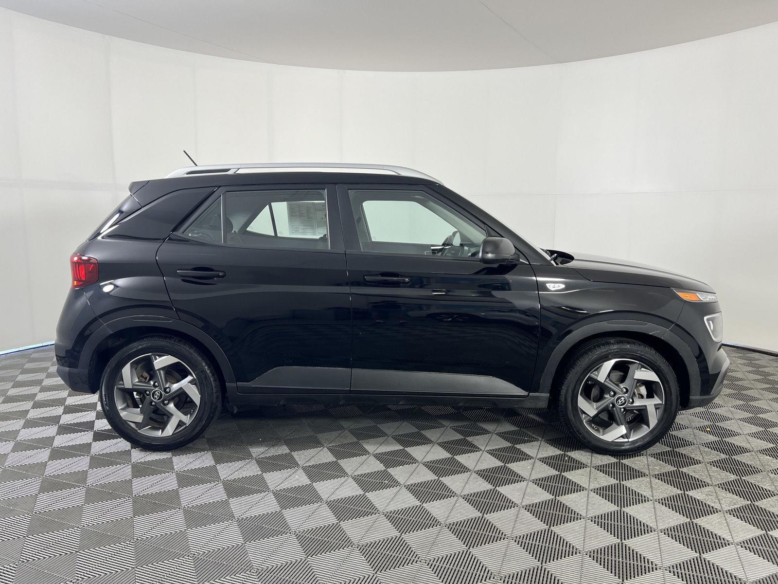 Certified Used 2023 Onyx Black Hyundai SEL image 2