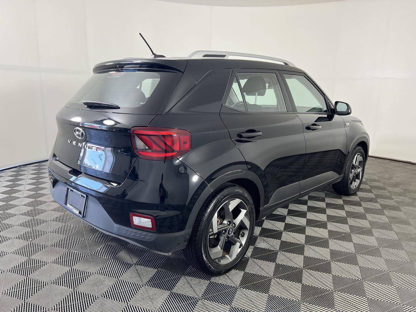 Certified Used 2023 Onyx Black Hyundai SEL image 3