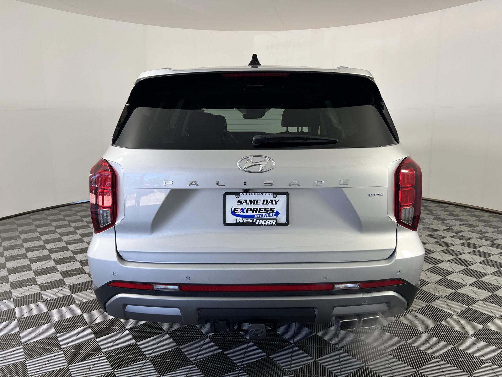 Certified Used 2024 Typhoon Silver Hyundai SEL 7P image 4