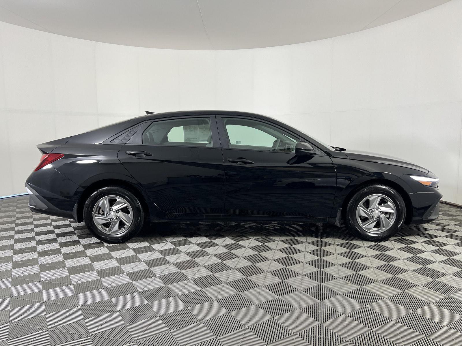 Certified Used 2024 Abyss Black Hyundai SE image 2