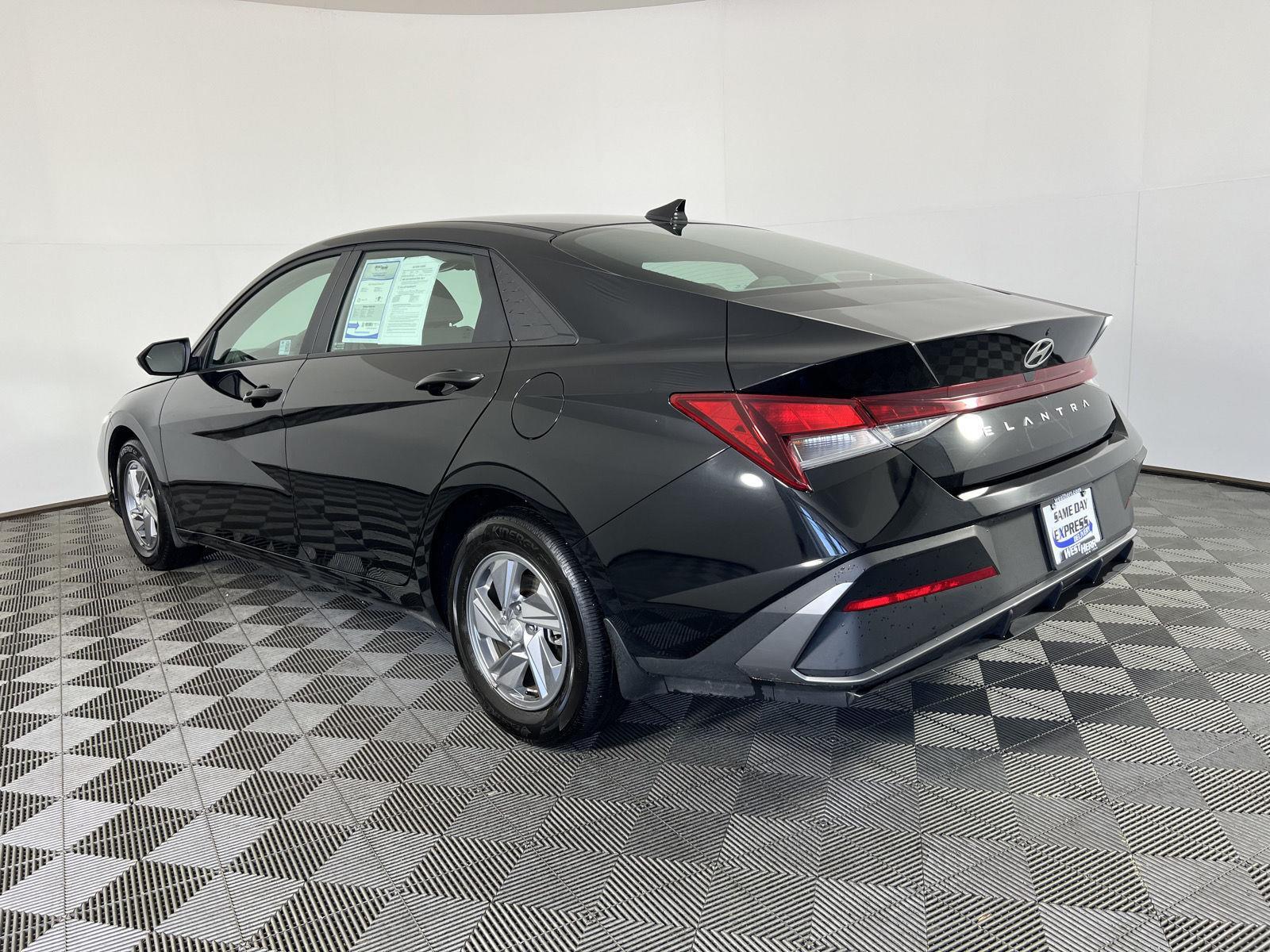Certified Used 2024 Abyss Black Hyundai SE image 5