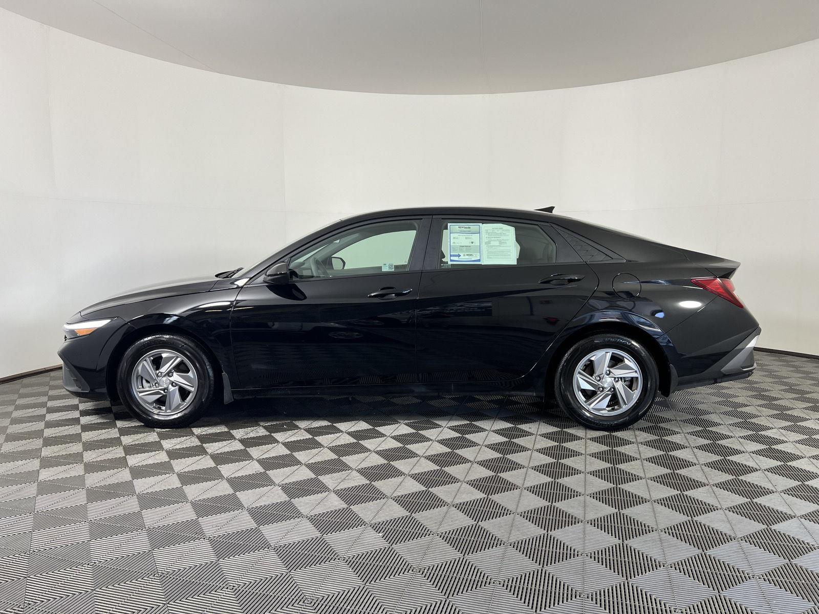 Certified Used 2024 Abyss Black Hyundai SE image 6