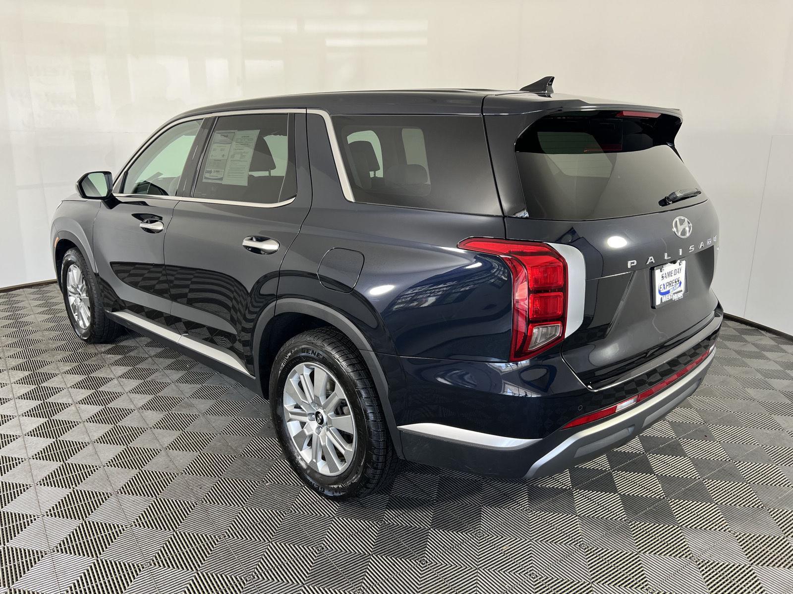 Certified Used 2023 Moonlight Cloud Hyundai SE image 5