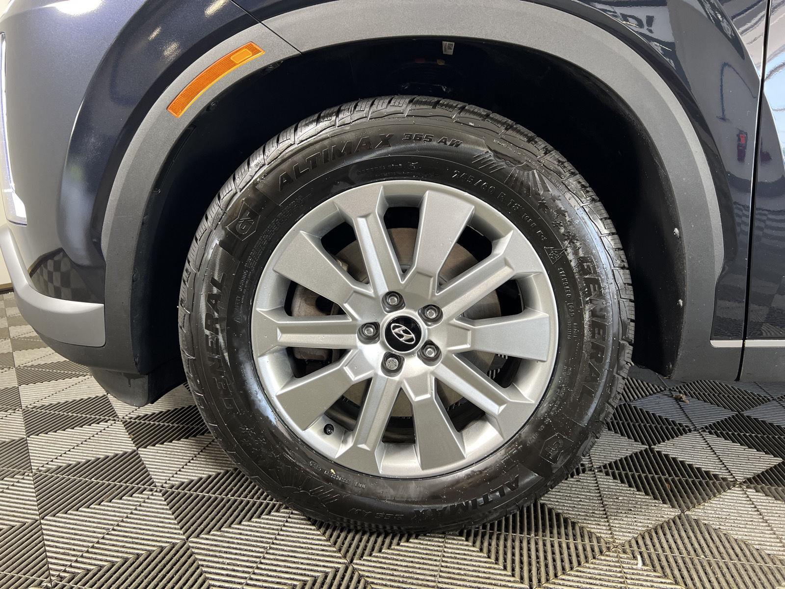 Certified Used 2023 Moonlight Cloud Hyundai SE image 9