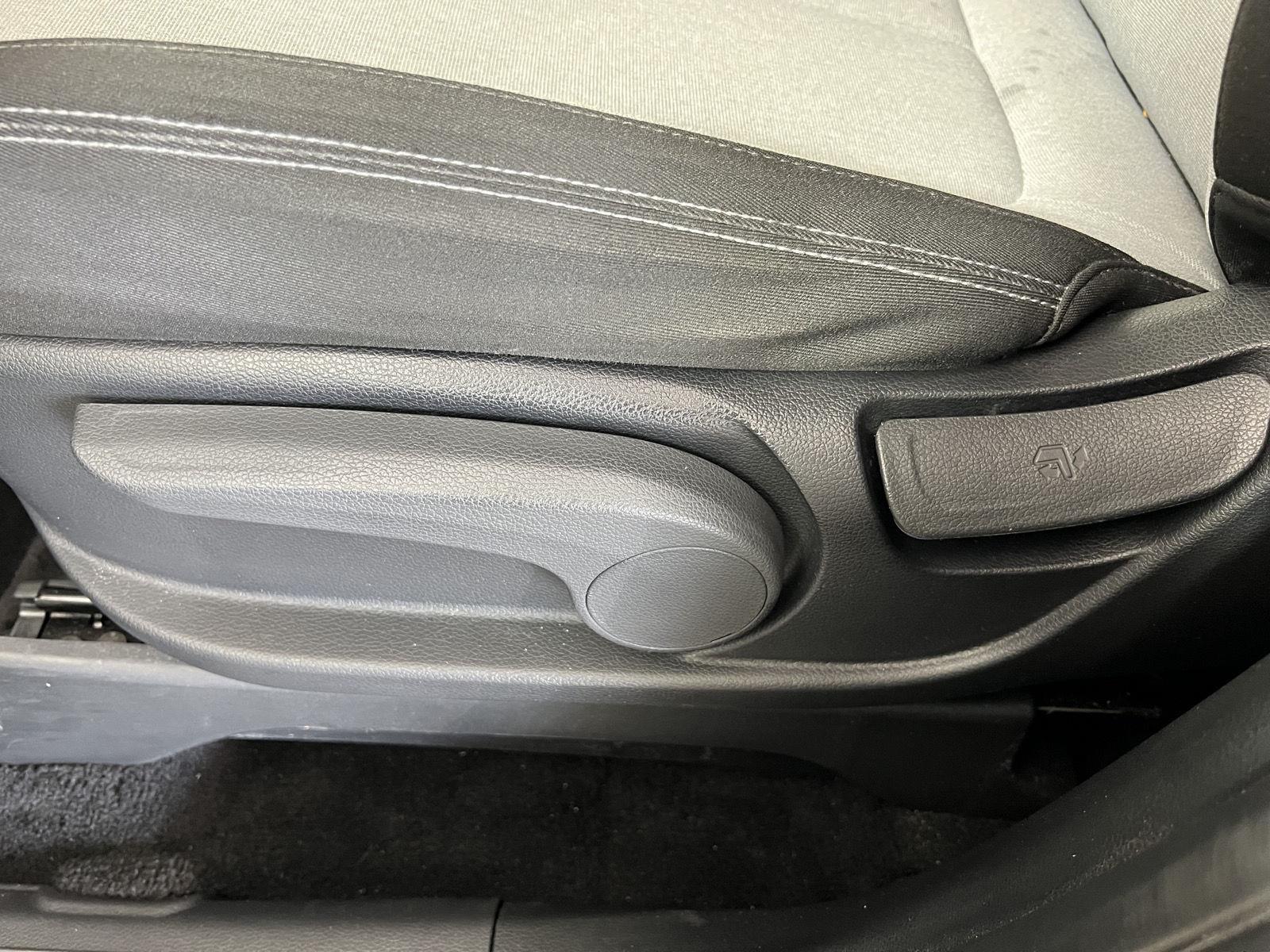 Certified Used 2023 Moonlight Cloud Hyundai SE image 12