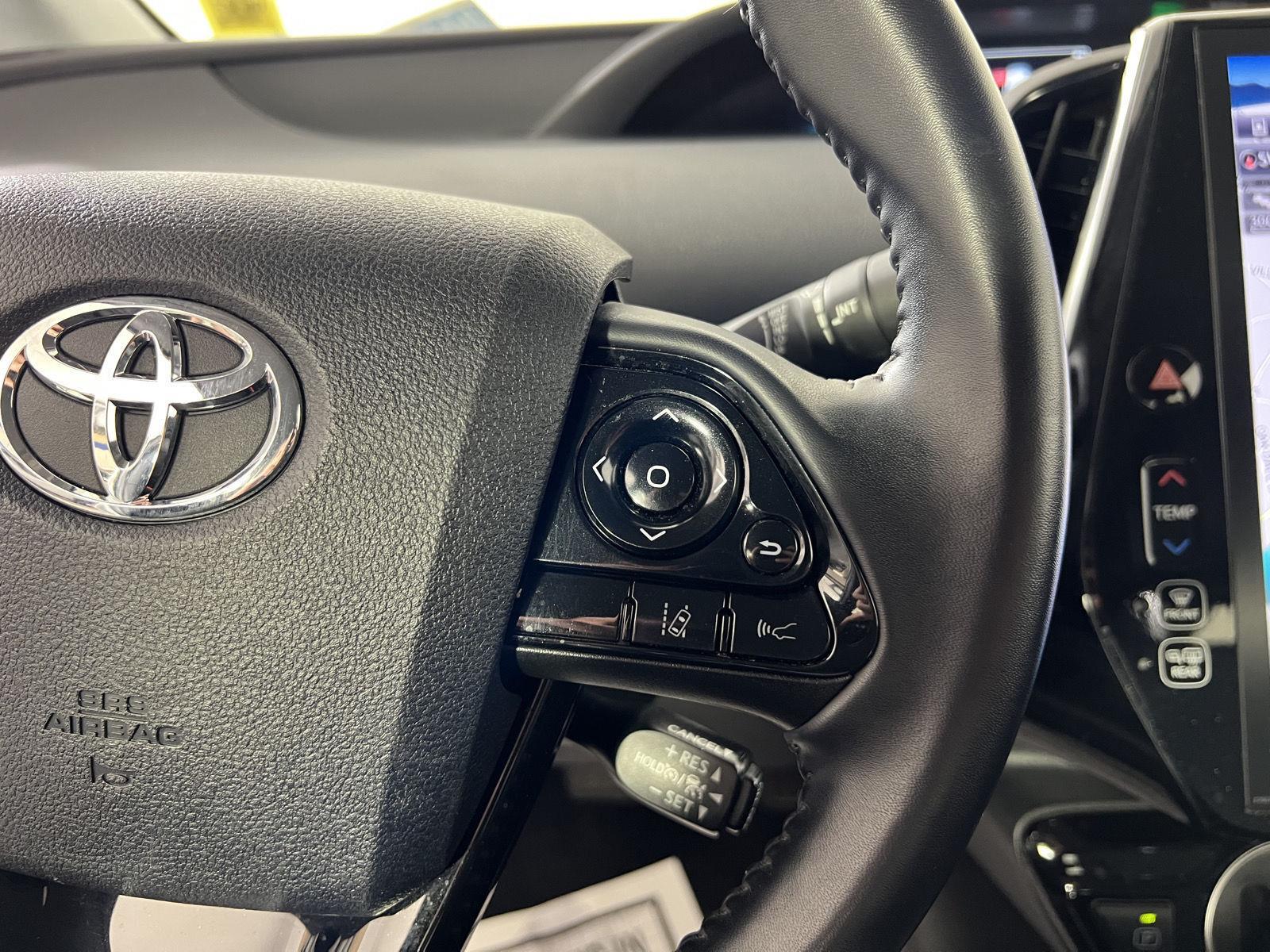 Used 2022 Wind Chill Pearl Toyota XLE image 15