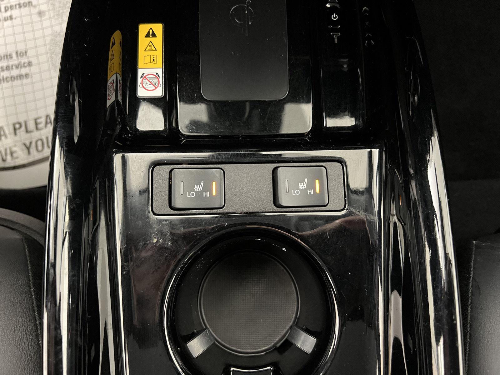 Used 2022 Wind Chill Pearl Toyota XLE image 21
