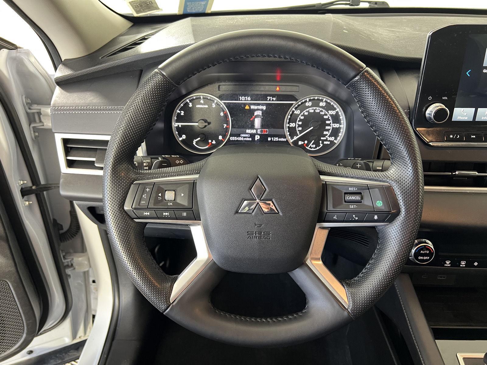 Used 2023 White Diamond Mitsubishi SE image 16