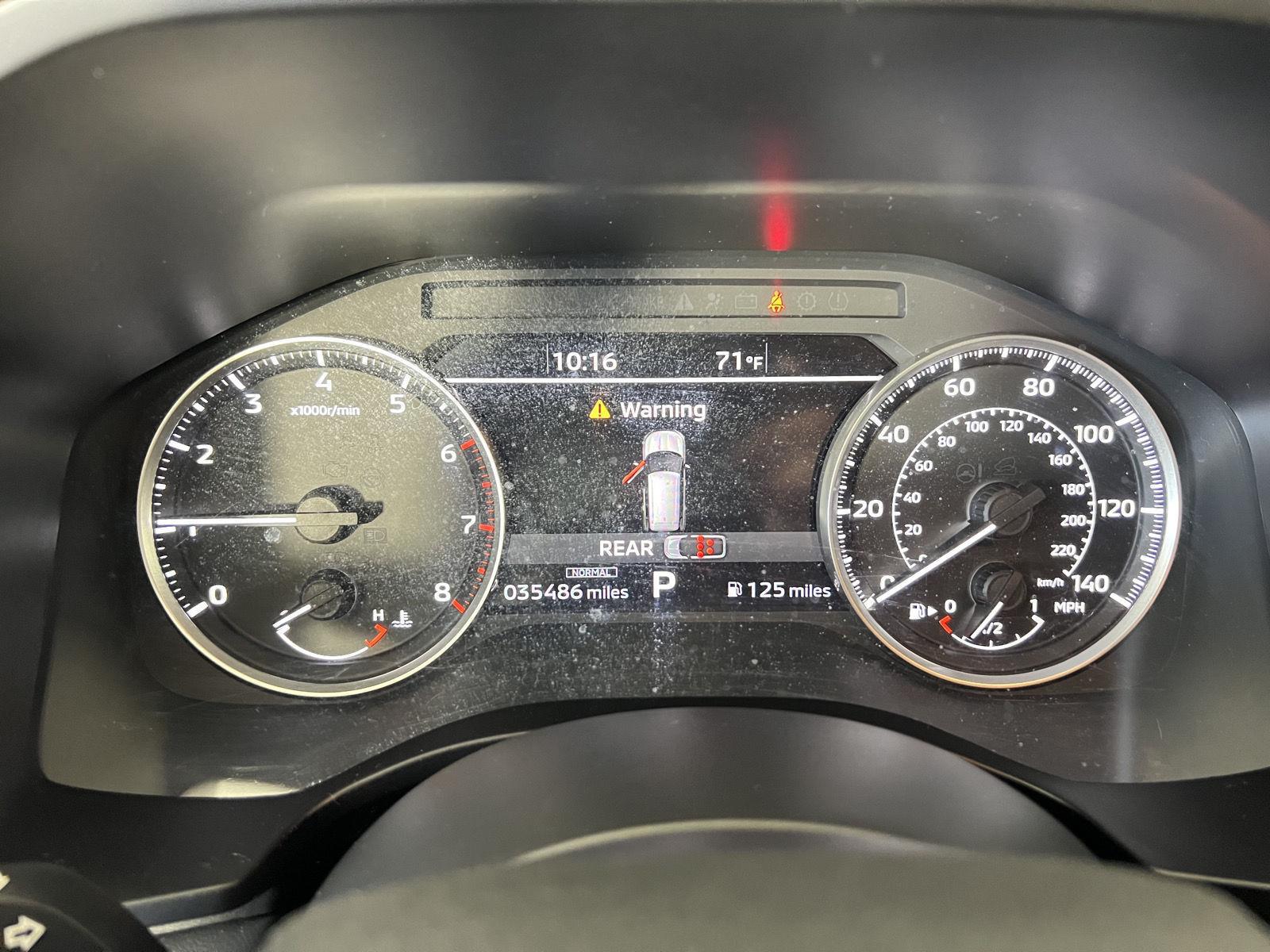 Used 2023 White Diamond Mitsubishi SE image 19
