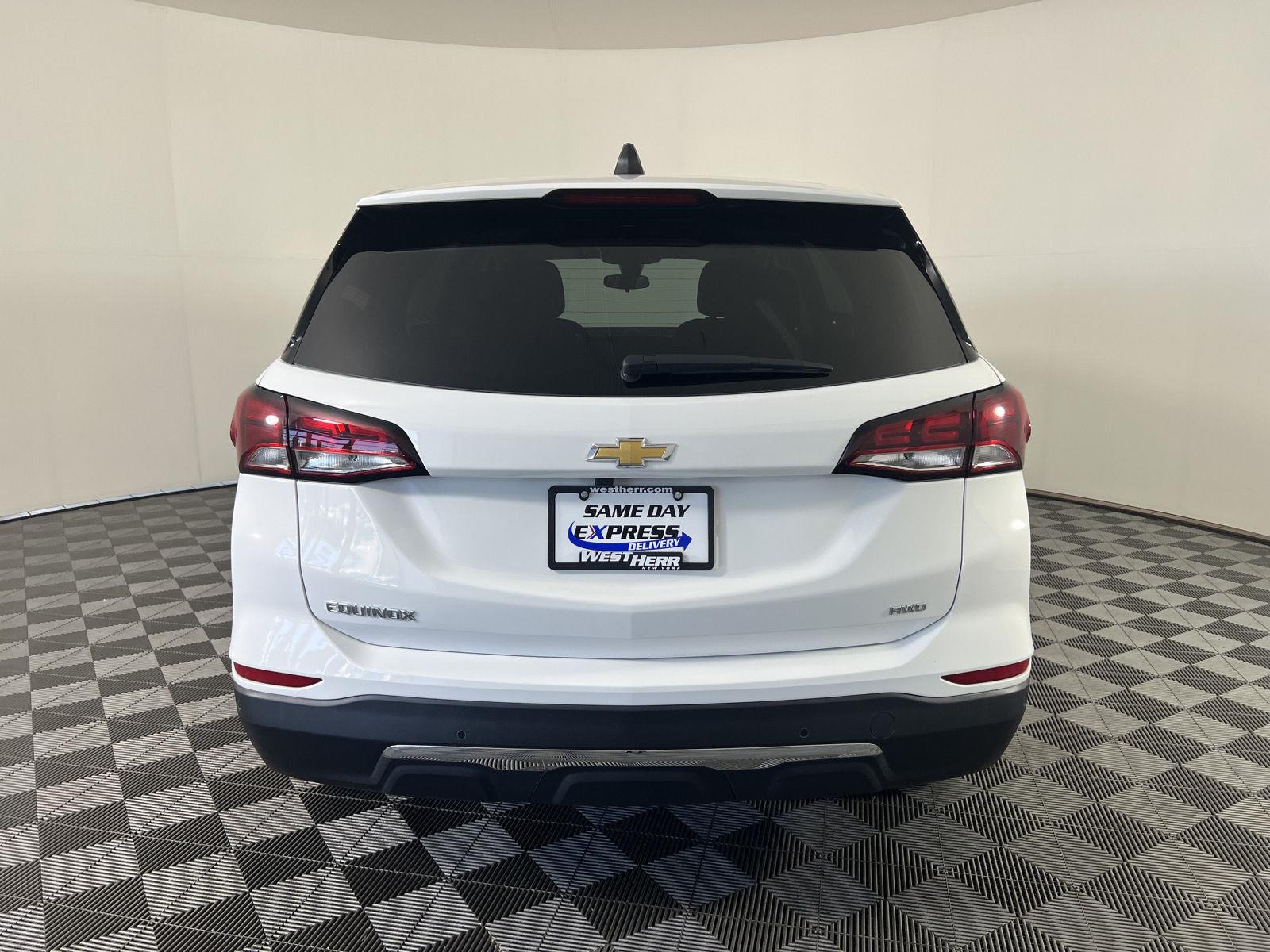 Used 2023 Summit White Chevrolet LT image 4