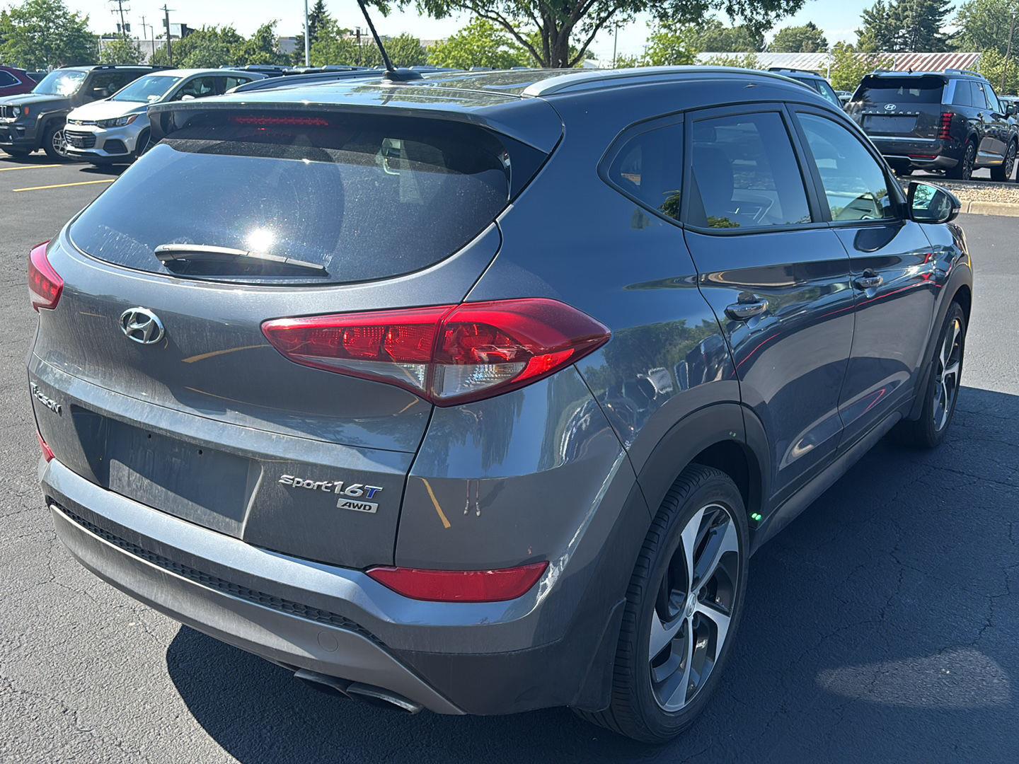 Used 2016 Coliseum Grey Hyundai Sport image 5