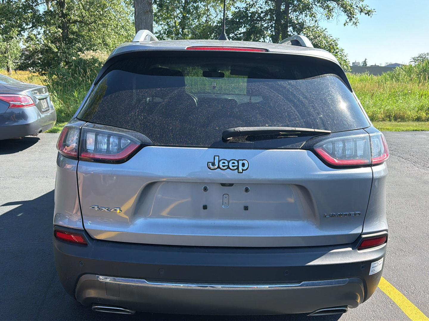 Used 2019 Billet Silver Metallic Clearcoat Jeep Limited image 3