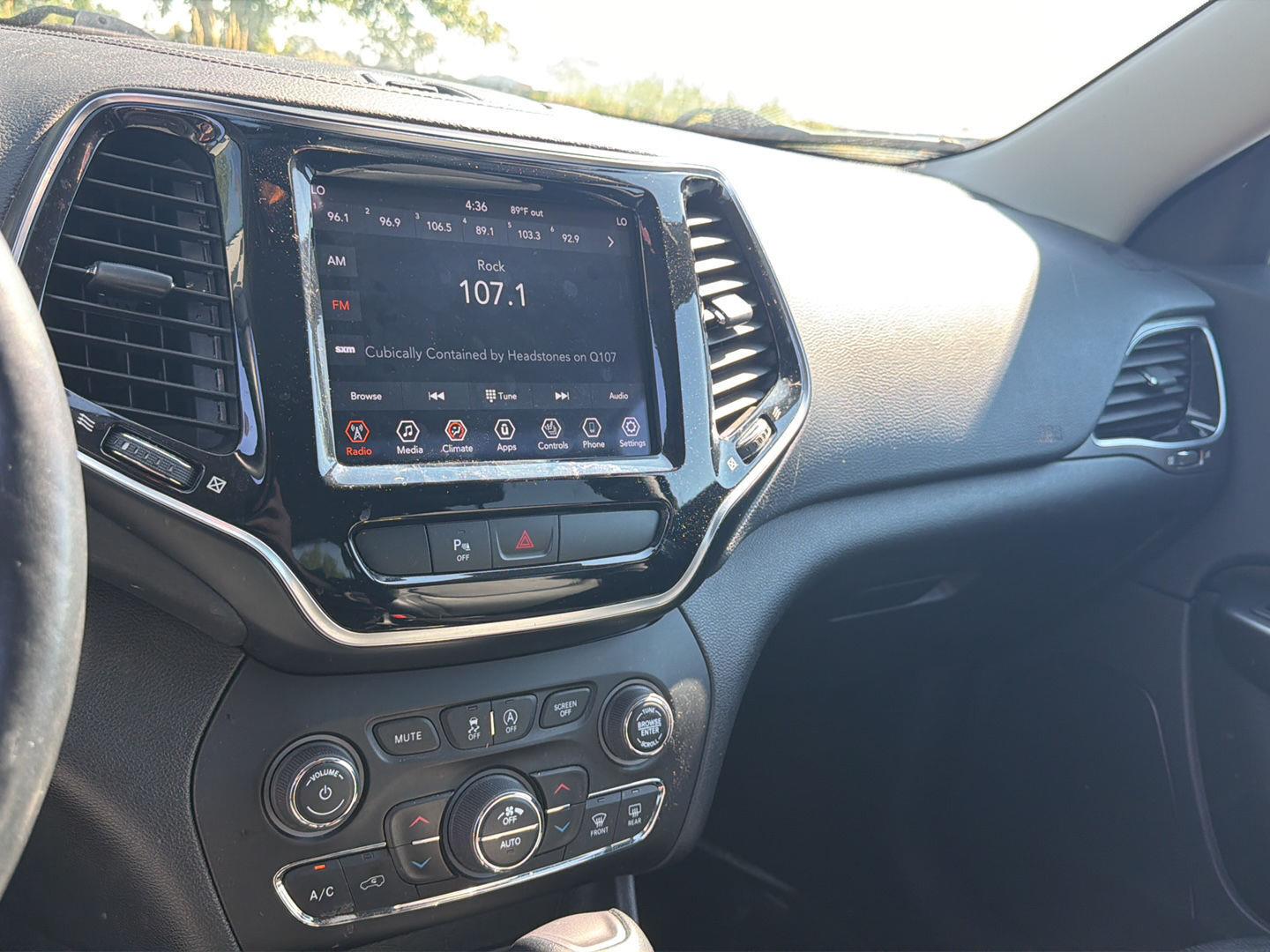 Used 2019 Billet Silver Metallic Clearcoat Jeep Limited image 15