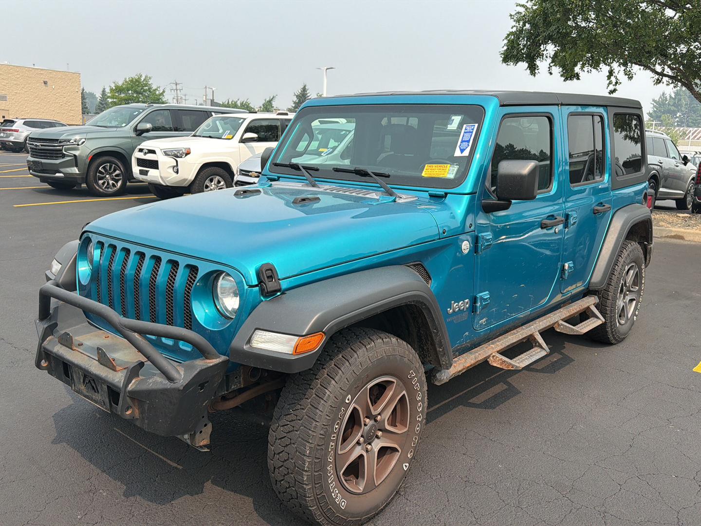 Used 2019 Bikini Pearlcoat Jeep Sport S image 3