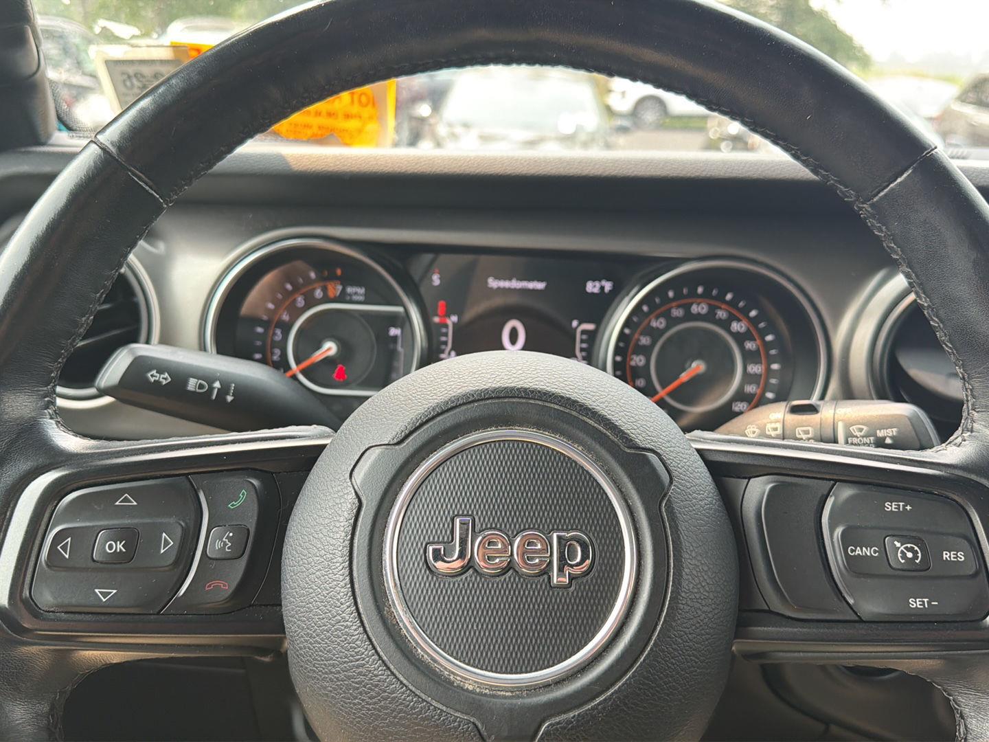 Used 2019 Bikini Pearlcoat Jeep Sport S image 8