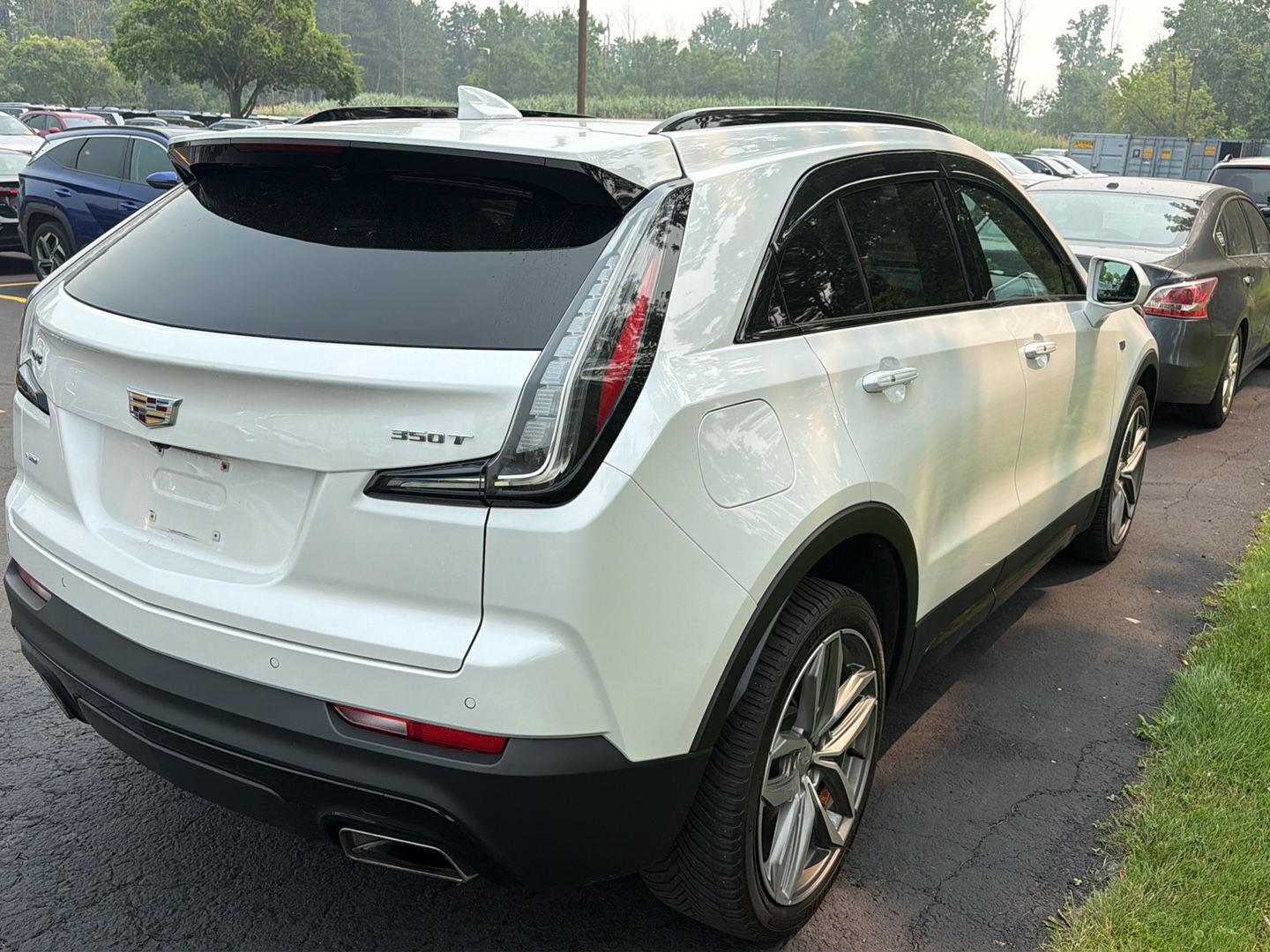 Used 2020 Crystal White Tricoat Cadillac AWD Sport image 5