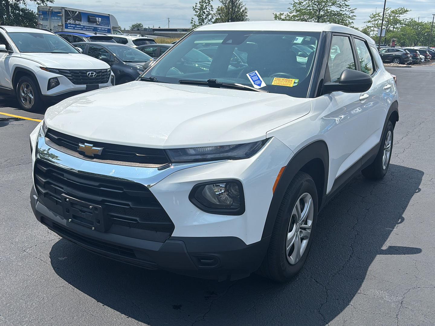 Used 2021 Summit White Chevrolet L image 3