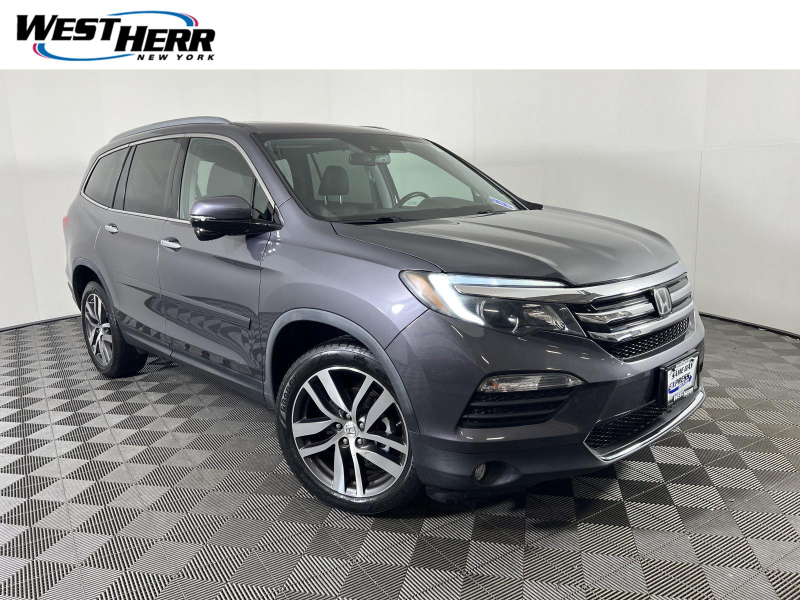  2018 Honda Pilot Touring AWD   