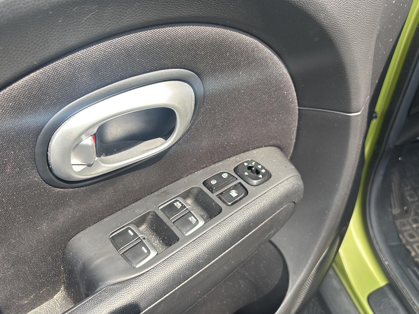 Used 2017 Alien II Kia + image 5