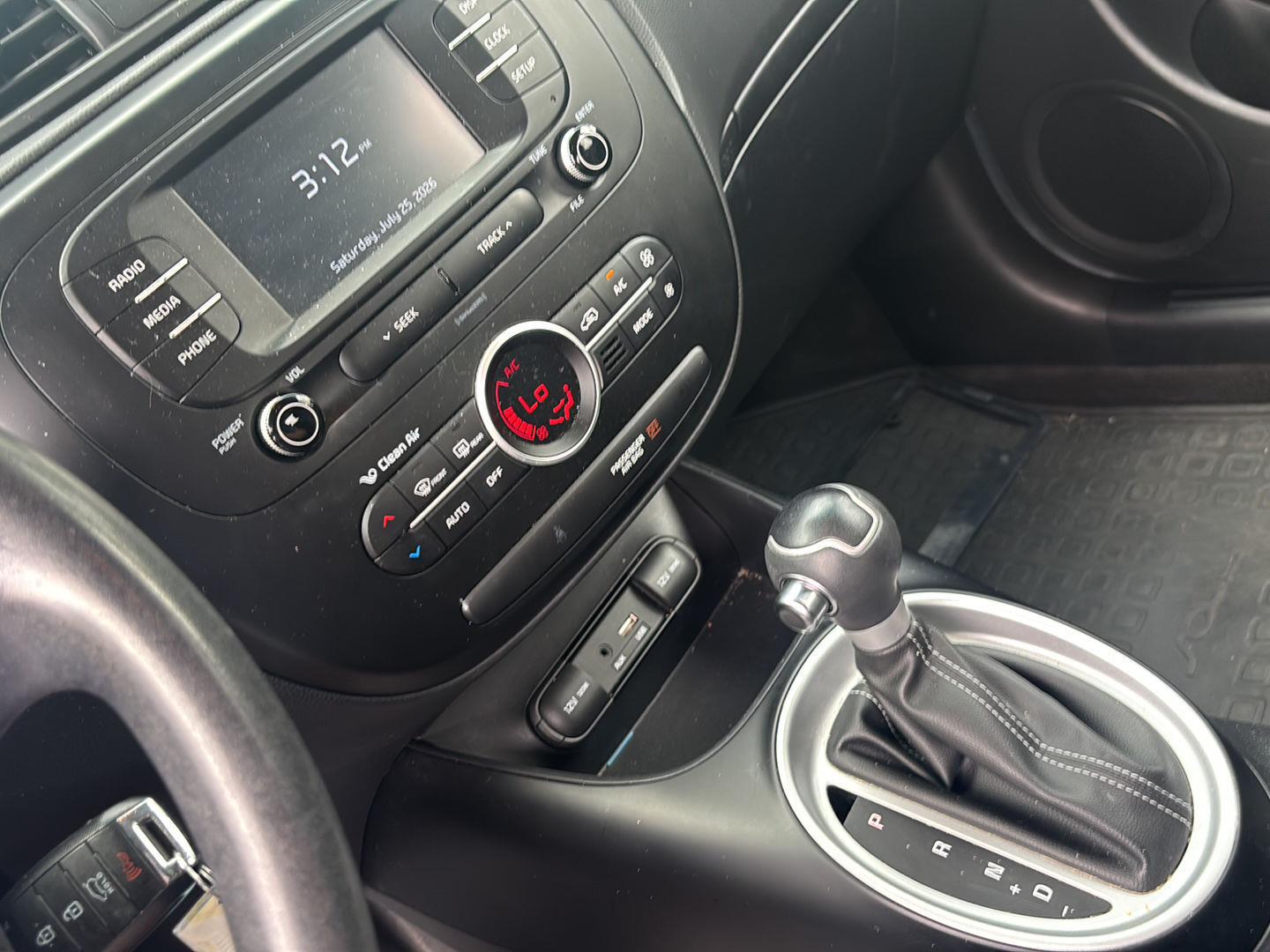 Used 2017 Alien II Kia + image 13