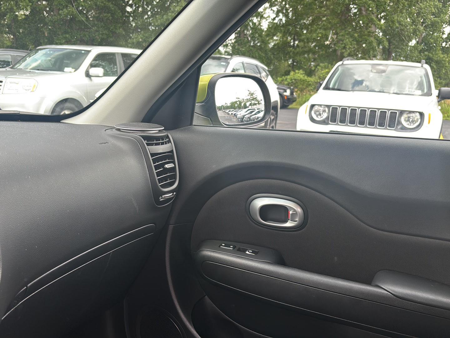 Used 2017 Alien II Kia + image 14