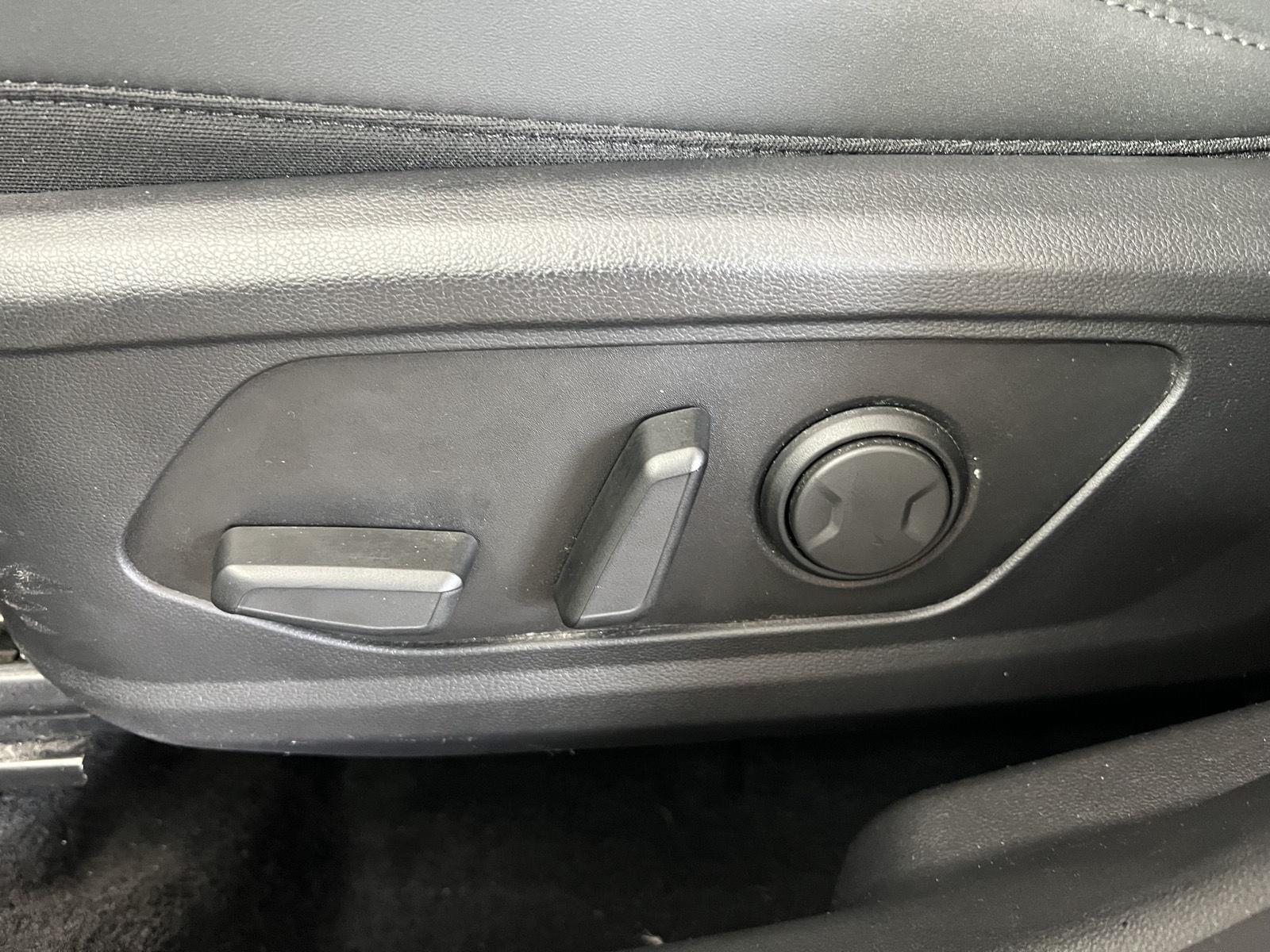 Certified Used 2023 Amazon Gray Hyundai SEL Convenience image 12