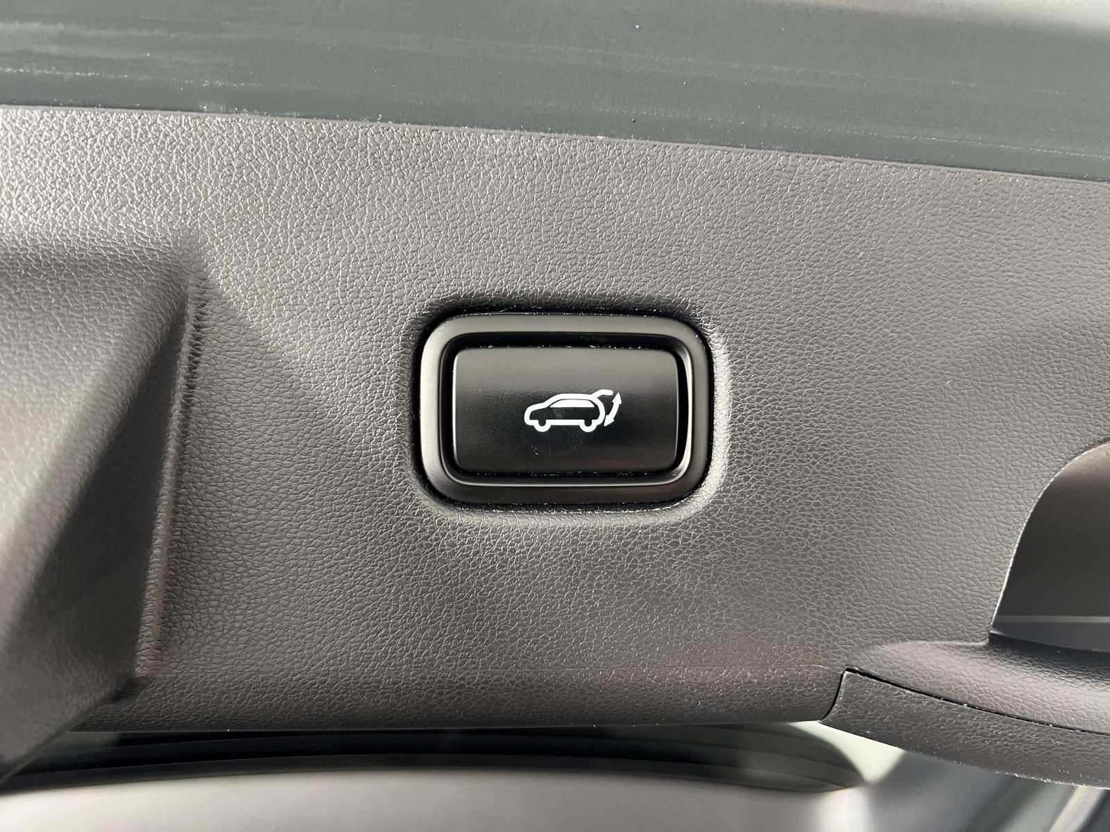 Certified Used 2023 Amazon Gray Hyundai SEL Convenience image 29