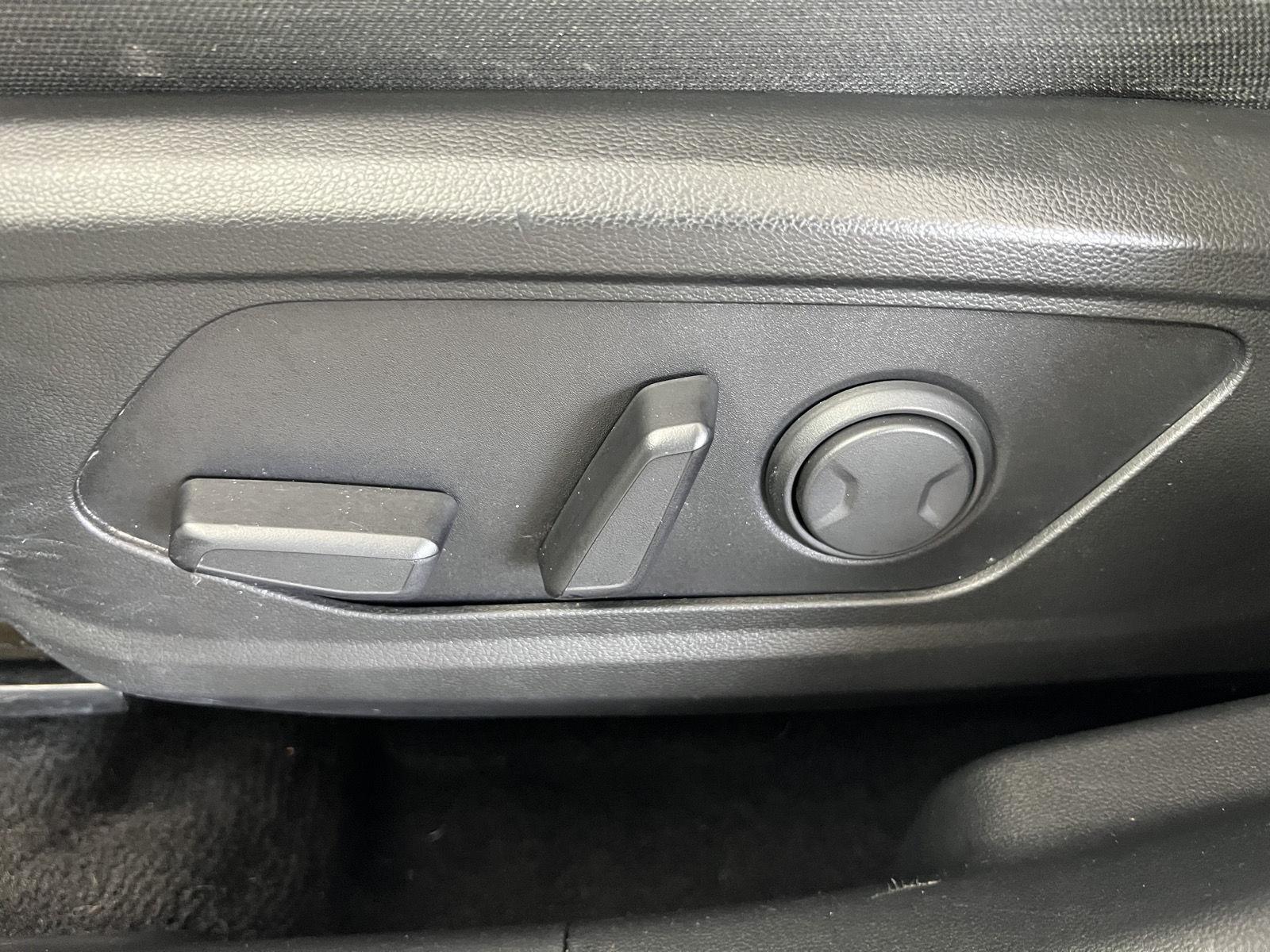 Certified Used 2023 Shimmering Silver Hyundai SEL image 12
