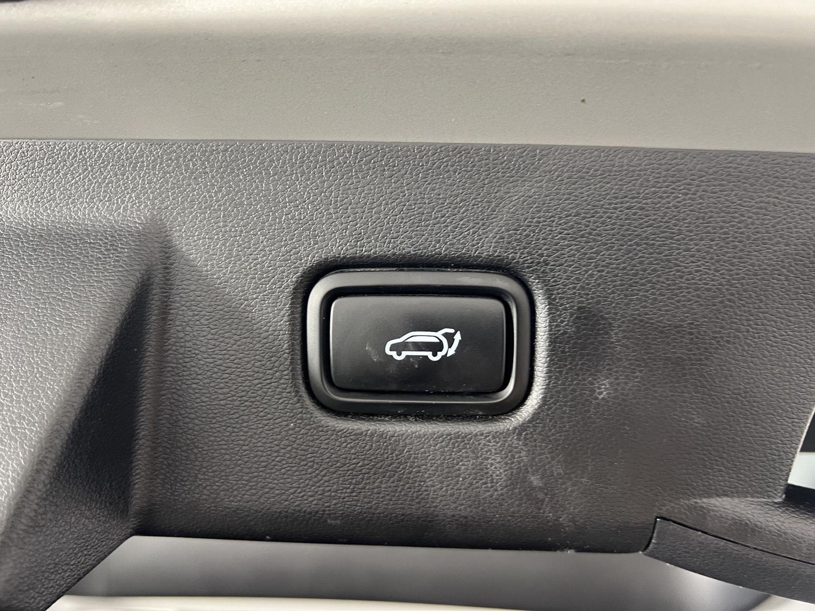 Certified Used 2023 Shimmering Silver Hyundai SEL image 27