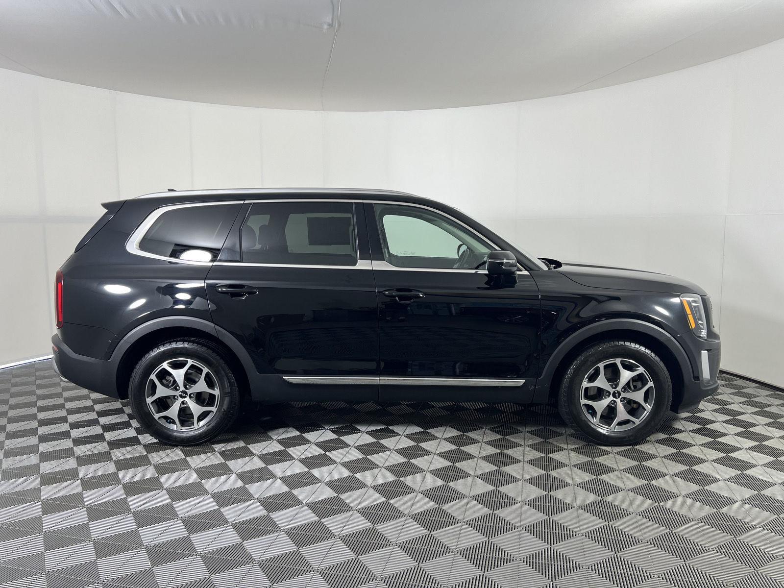 Used 2022 Ebony Black Kia EX image 2