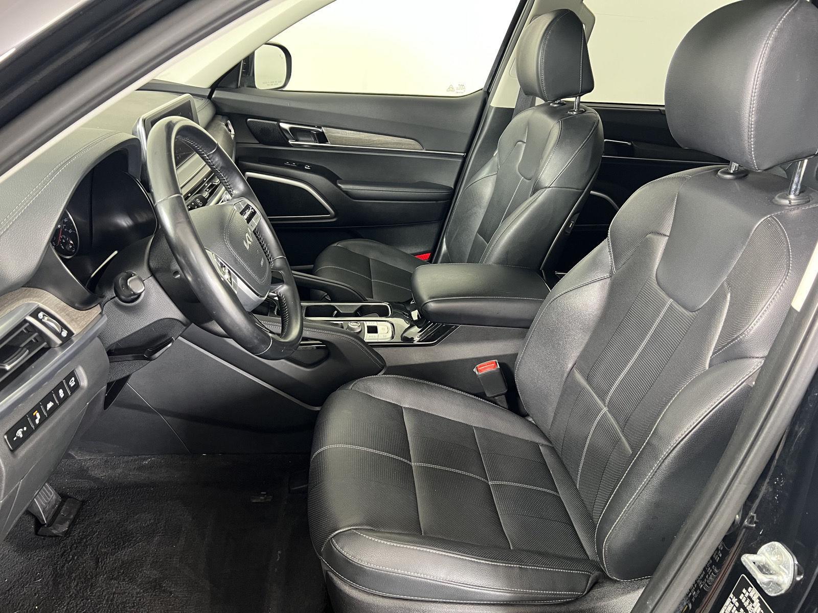 Used 2022 Ebony Black Kia EX image 11
