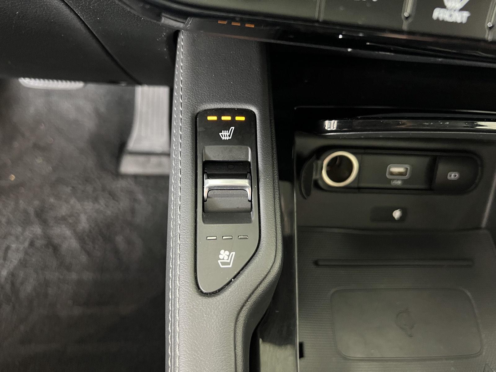 Used 2022 Ebony Black Kia EX image 23