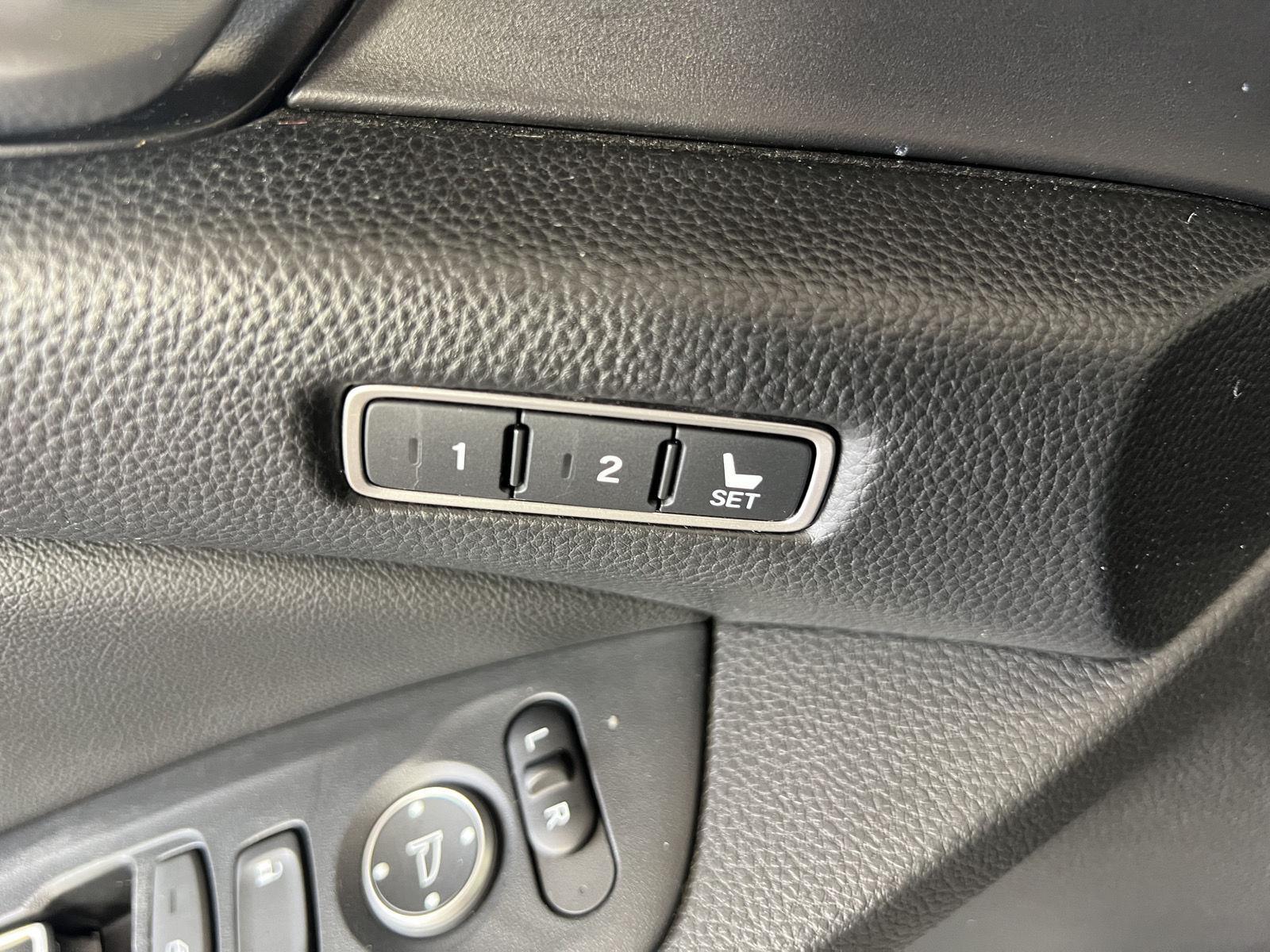 Used 2020 Modern Steel Metallic Honda EX-L image 14